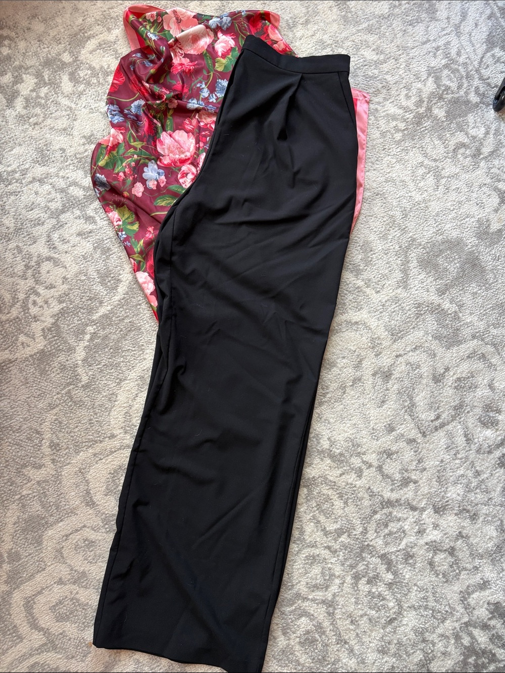 Donna Karan crepe dress pants, wide leg, never worn, size M NWOT